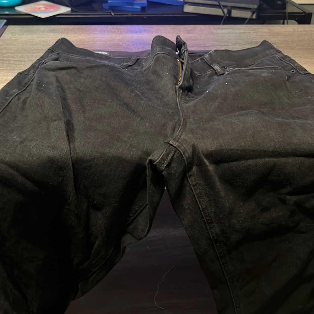 BOMBSHELL SKINNY PREMIUM STRETCH HIGH-RISE JEAN. Size 16 R